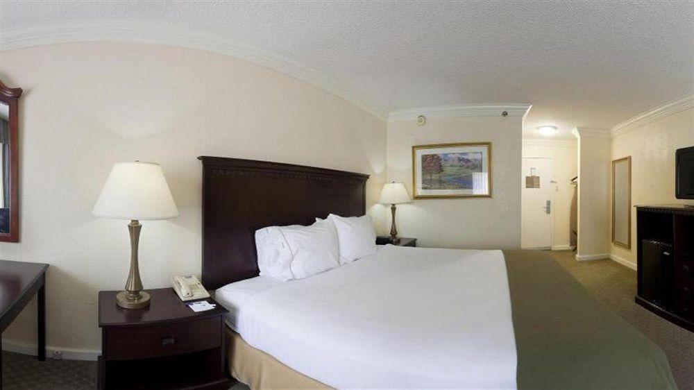 Holiday Inn Express Athens - University Area By Ihg Esterno foto